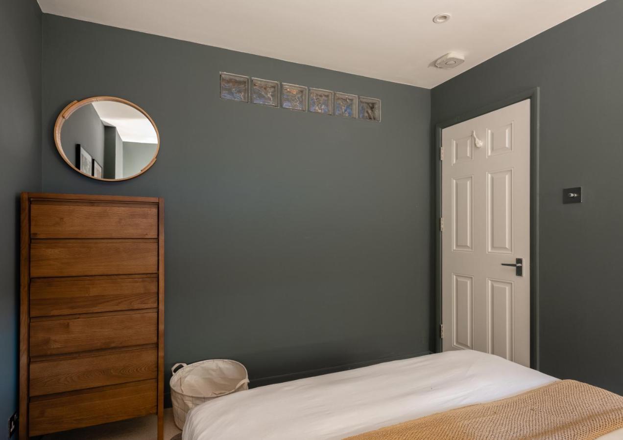 The Heart Of Shepherds Bush - Modern 2Bdr Apartment With Garden London Bagian luar foto
